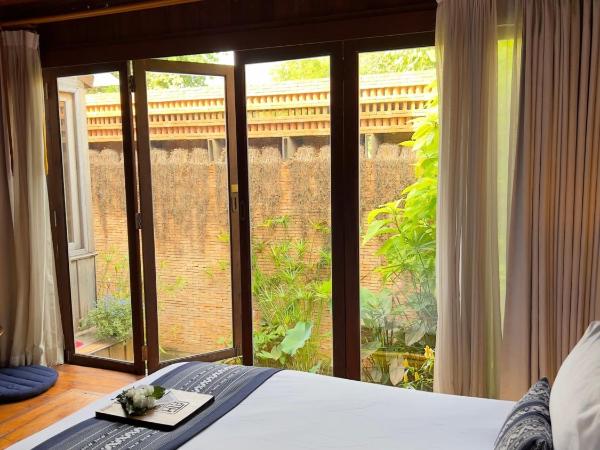 Athita The Hidden Court Chiang Saen Boutique Hotel SHA Plus CERTIFIED : photo 5 de la chambre suite avec terrasse