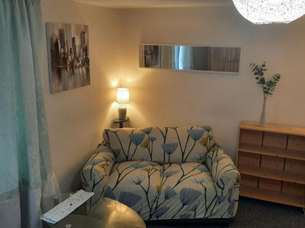 Beulah Serviced bedrooms : photo 4 de la chambre chambre double avec salle de bains commune