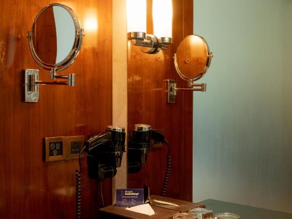 DoubleTree by Hilton-Pune Chinchwad : photo 5 de la chambre chambre d'hôtes hilton avec lits jumeaux