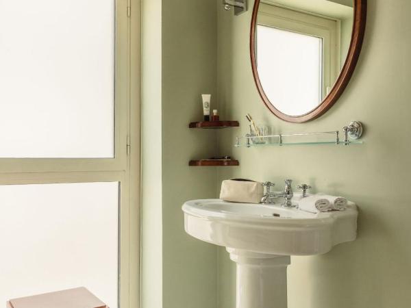 Hôtel Des Grands Voyageurs : photo 4 de la chambre suite junior