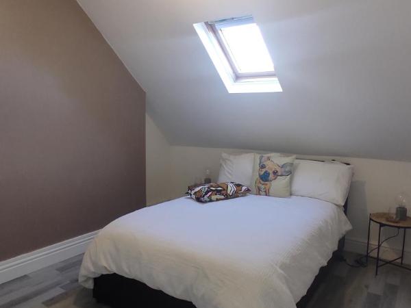 Double Bedroom with Shared Bathroom, Close to all amenities : photo 5 de la chambre chambre double