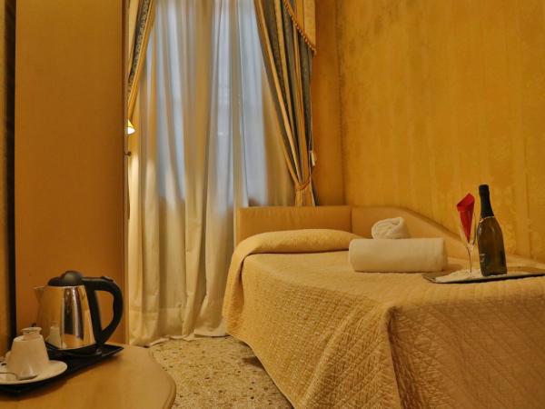 Hotel Noemi : photo 5 de la chambre chambre simple