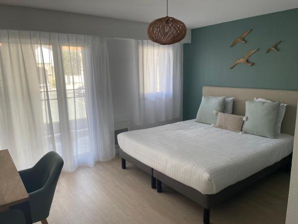 Résidence Pierre & Vacances La Baie des Sables : photo 5 de la chambre appartement 2 chambres (6 personnes)