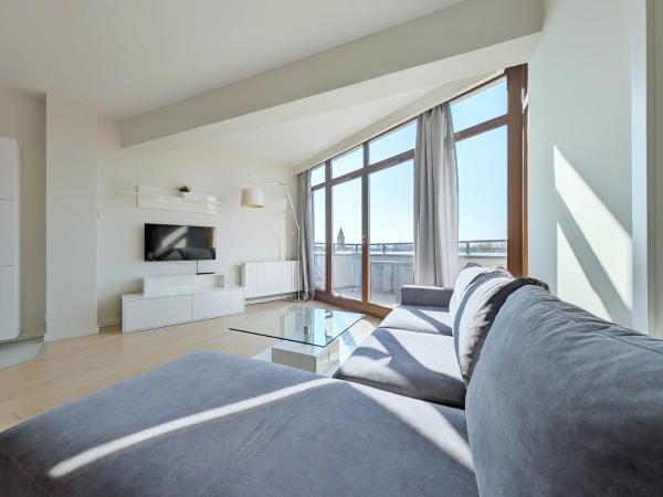 Turnau City Aparthotel : photo 7 de la chambre suite with terrace and city view