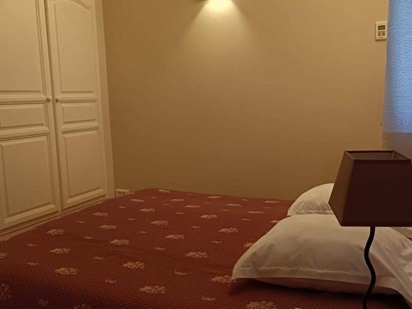 Mas de la Tour Carbonnière : photo 1 de la chambre appartement avec douche