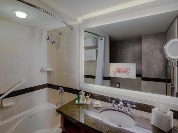 Hilton Virginia Beach Oceanfront : photo 2 de la chambre corner king room - oceanfront/high floor