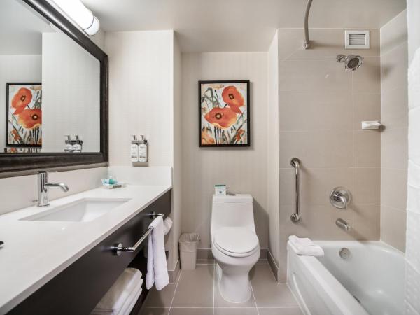 Holiday Inn Vancouver-Centre Broadway, an IHG Hotel : photo 4 de la chambre chambre standard