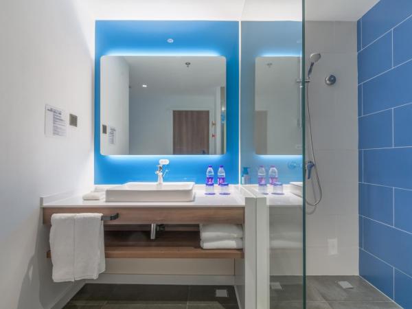 Holiday Inn Express Beijing Shijingshan Lakeview, an IHG Hotel : photo 3 de la chambre chambre lits jumeaux standard