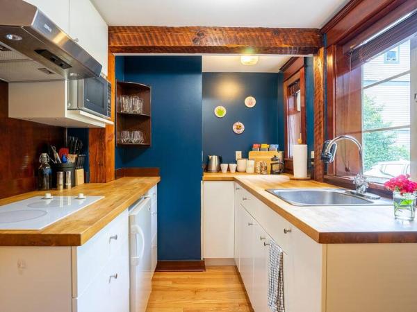 Charming 1bd Suite in Capitol Hill - Foxglove Inn : photo 8 de la chambre appartement