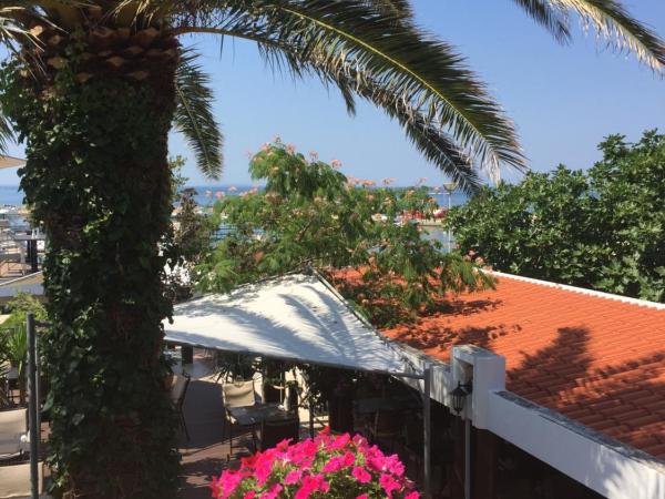 Guesthouse Punta Mira - Beachfront : photo 7 de la chambre chambre lits jumeaux - vue sur mer