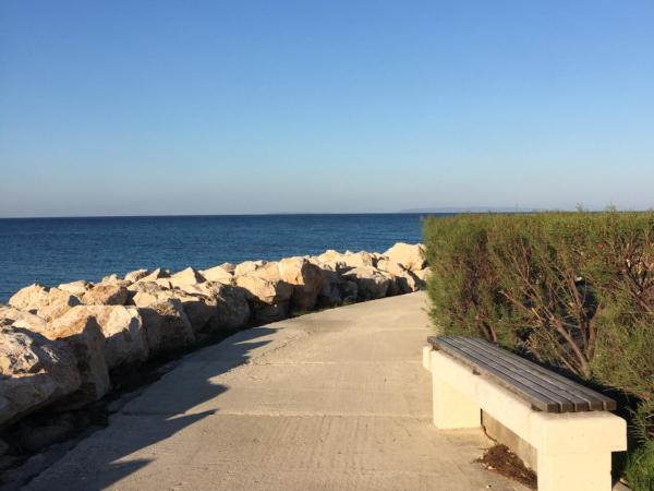 Guesthouse Punta Mira - Beachfront : photo 9 de la chambre chambre double avec balcon - vue sur mer