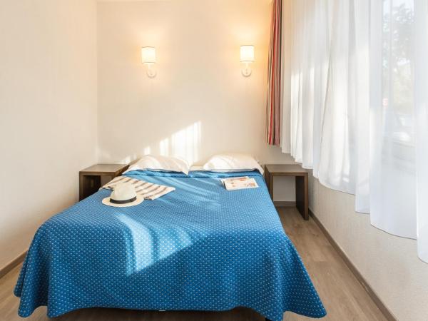 Résidence Pierre & Vacances Les Platanes : photo 4 de la chambre appartement 2 chambres avec balcon (6 personnes)