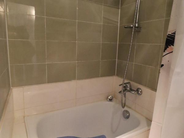 Golden's Apart-Hotel : photo 6 de la chambre chambre double Économique