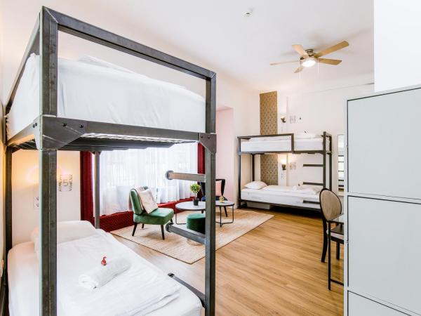 Maverick Ensuites : photo 7 de la chambre lit simple dans un dortoir de 6 lits réservé aux femmes