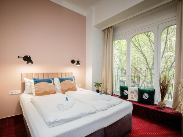 Maverick Ensuites : photo 1 de la chambre chambre double avec salle de bains privative