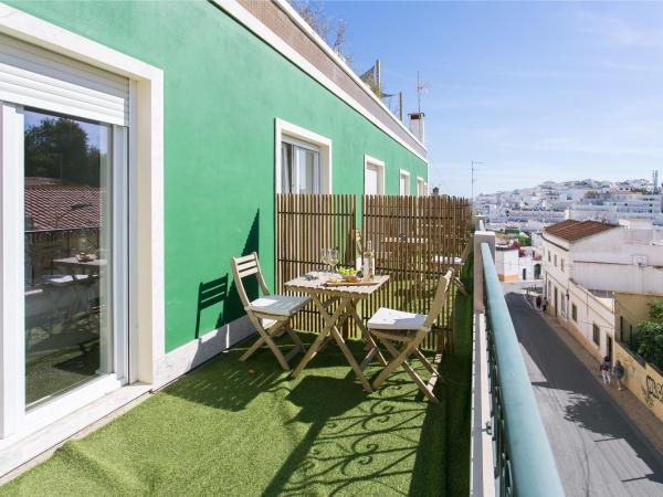 Golden Stay - B&B Experience : photo 6 de la chambre suite avec balcon