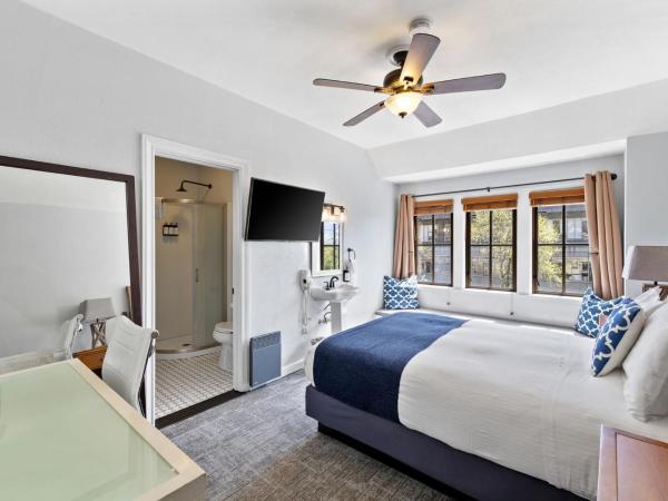 College Inn Hotel : photo 5 de la chambre premium room - one queen bed, private bathroom