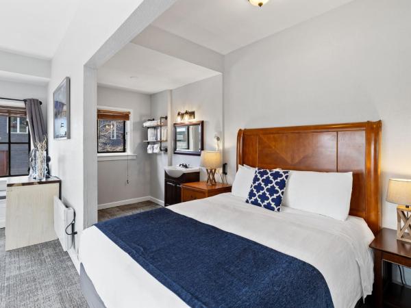 College Inn Hotel : photo 2 de la chambre standard double room – two queen beds, shared bathroom