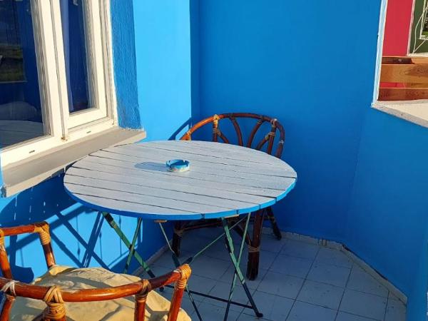 İlkim Butik Otel : photo 1 de la chambre chambre double avec balcon (2 adultes + 1 enfant)