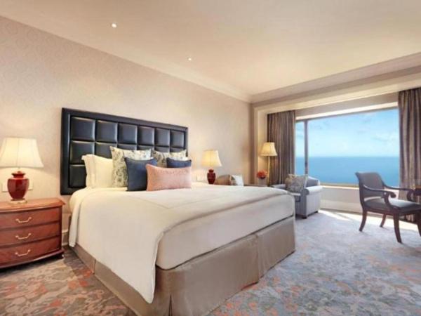 Taj Lands End : photo 2 de la chambre chambre lit king-size serene infinity - vue sur mer