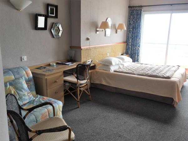 Grand Hotel Moriaz : photo 3 de la chambre chambre triple - vue sur mer