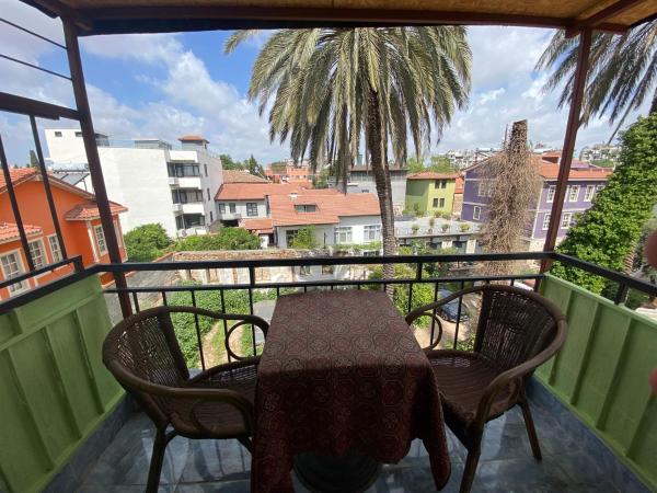 Camel Hotel & Apart : photo 8 de la chambre appartement avec balcon