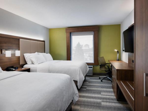 Holiday Inn Express Hotel & Suites Saskatoon, an IHG Hotel : photo 3 de la chambre chambre standard avec 2 lits queen-size
