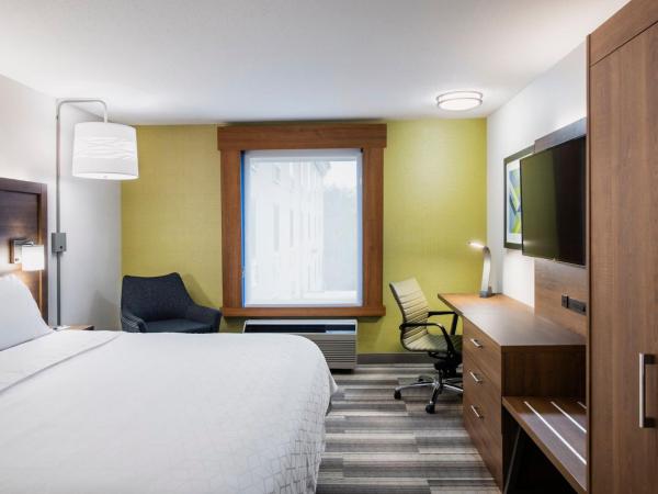 Holiday Inn Express Hotel & Suites Saskatoon, an IHG Hotel : photo 3 de la chambre chambre lit king-size standard