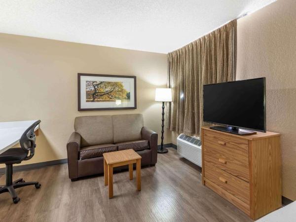 Extended Stay America Select Suites - Jacksonville Salisbury Rd Southpoint : photo 2 de la chambre studio de luxe avec 1 lit queen-size - non-fumeurs