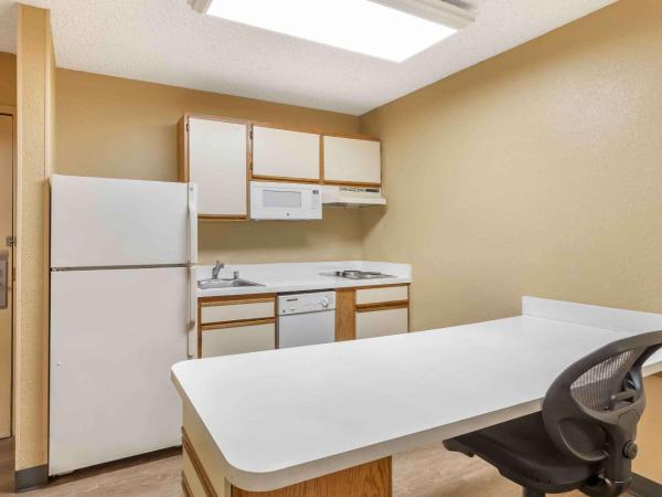 Extended Stay America Select Suites - Jacksonville Salisbury Rd Southpoint : photo 4 de la chambre studio de luxe avec 1 lit queen-size - non-fumeurs