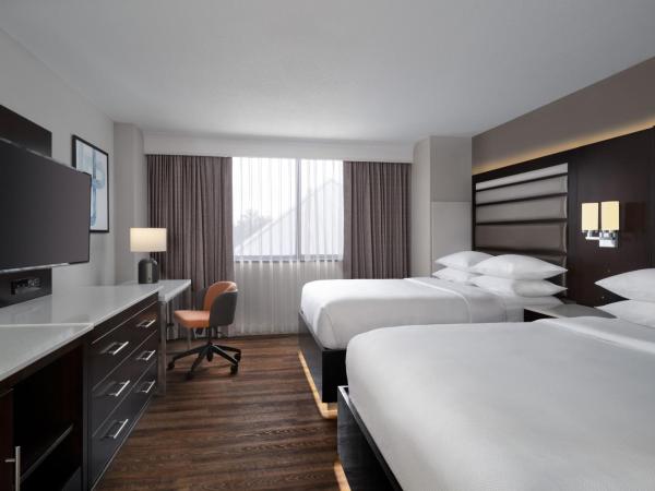 Delta Hotels by Marriott Jacksonville Deerwood : photo 1 de la chambre chambre avec 2 grands lits queen-size