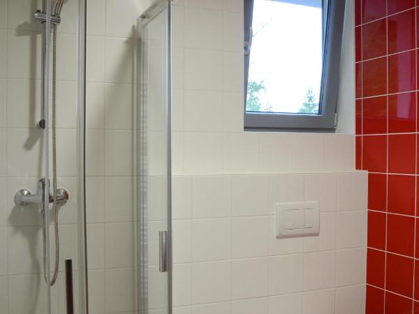 Mezi Stromy : photo 2 de la chambre chambre lit king-size - vue sur jardin