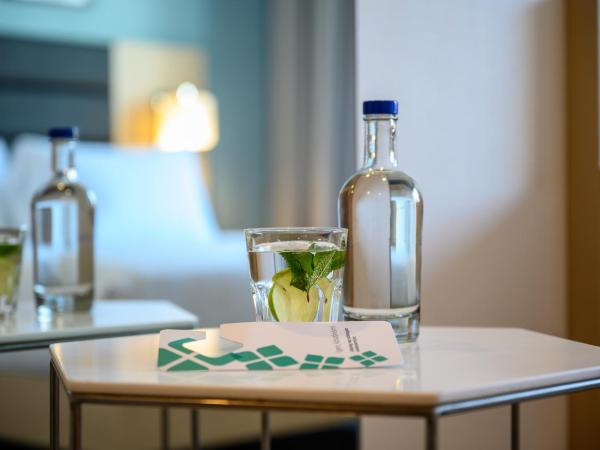 Hilton Garden Inn Budapest City Centre : photo 2 de la chambre chambre lit king-size - accessible aux personnes à mobilité réduite