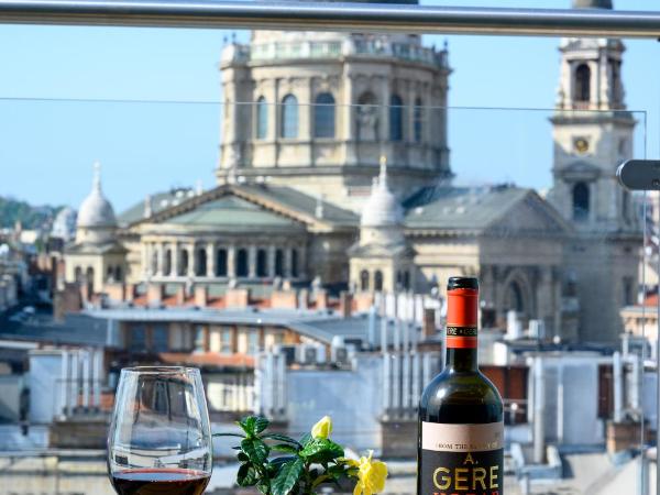 Hilton Garden Inn Budapest City Centre : photo 10 de la chambre suite 1 chambre lit king-size