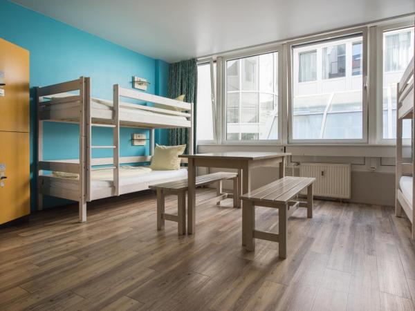 Wombat's City Hostel Munich Hauptbahnhof : photo 1 de la chambre lit dans dortoir 6 lits