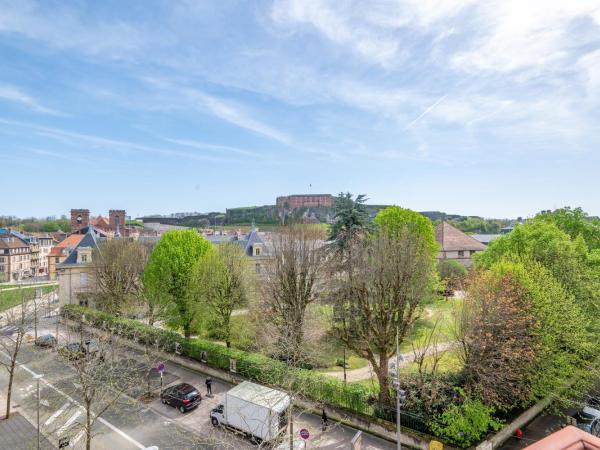 Grand Hôtel Du Tonneau D'Or : photo 6 de la chambre chambre privilège - vue citadelle et lion