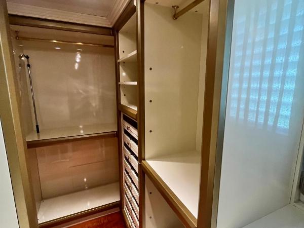 Villa Vanessa SUITES : photo 5 de la chambre chambre lit king-size - vue sur montagne