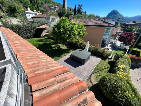 Villa Vanessa SUITES : photo 2 de la chambre chambre lit king-size - vue sur montagne