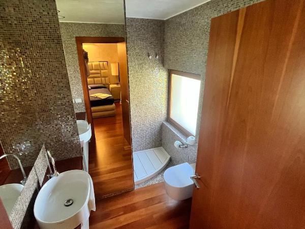 Villa Vanessa SUITES : photo 6 de la chambre chambre lit king-size deluxe