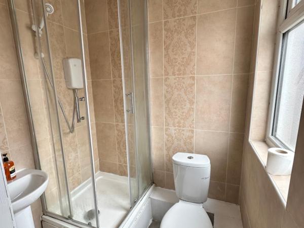 Quirky Oasis Queens : photo 5 de la chambre chambre double avec salle de bains privative