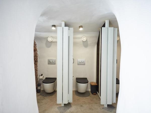 Hostel 16 Oia : photo 10 de la chambre lit dans dortoir de 8 lits - réservé aux femmes