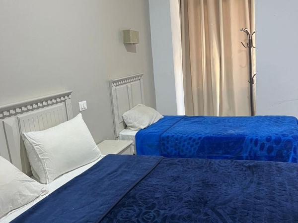 Hotel Transatlantique Tunis : photo 1 de la chambre chambre triple