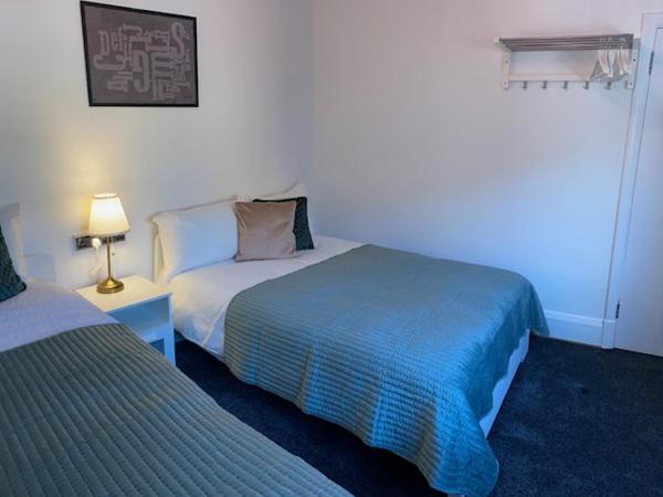 CAMDEN TOWN PARKWAY ROOMS : photo 2 de la chambre chambre triple