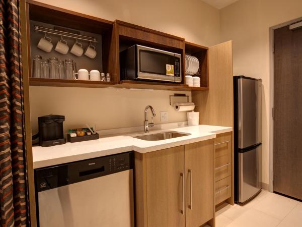 Home2 Suites By Hilton Charlotte Uptown : photo 8 de la chambre queen studio - mobility and hearing access/non-smoking