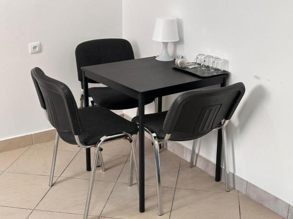 Apartamenty Gołębia-Economic : photo 4 de la chambre chambre triple Économique avec salle de bains commune