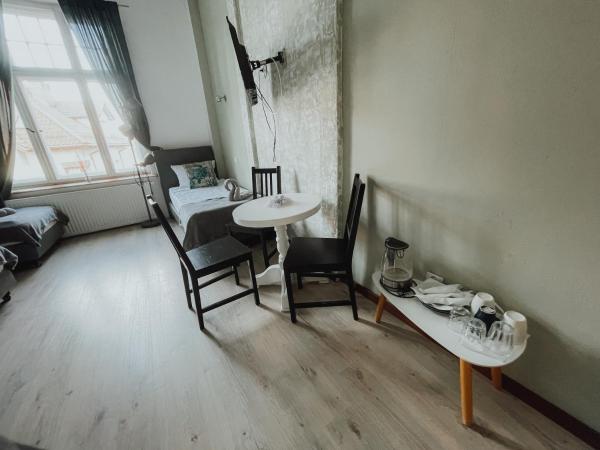 Central Sopot : photo 4 de la chambre chambre triple classique