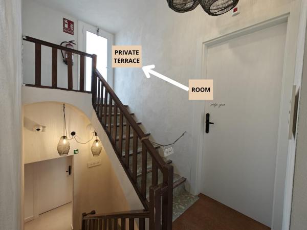 Hostal Boutique Es Menut : photo 6 de la chambre chambre double deluxe avec terrasse - vue sur mer