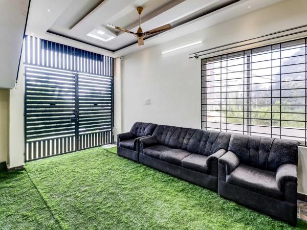 Collection O Hotel Olive : photo 8 de la chambre chambre triple classique