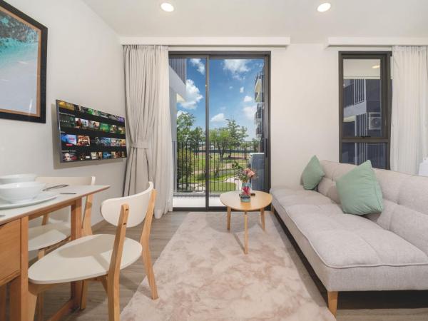 Laguna BangTao Beach Skypark Apartment : photo 9 de la chambre studio avec terrasse