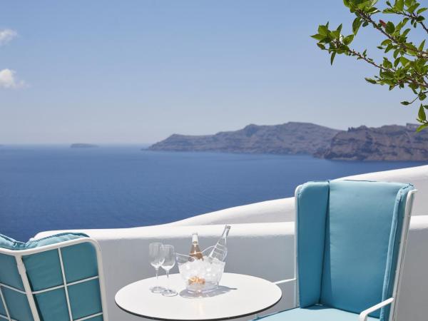 Katikies Kirini Santorini - The Leading Hotels Of The World : photo 1 de la chambre suite junior - vue sur caldeira